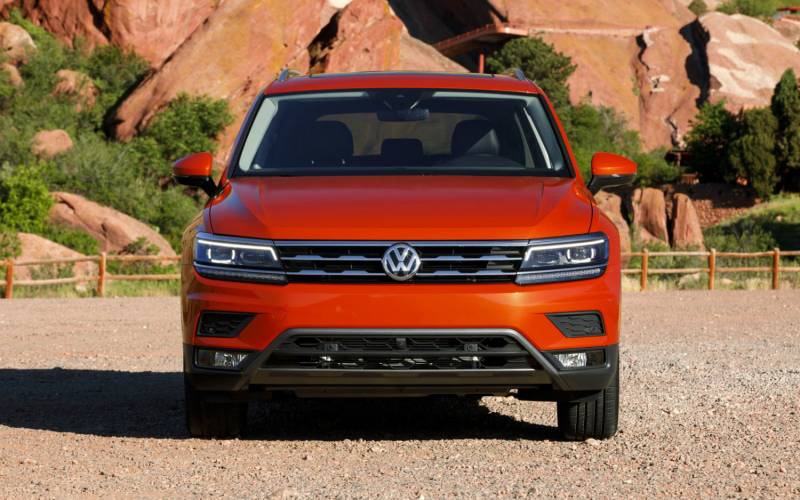 Comparison BMW X3 xDrive 35i 2017 vs Volkswagen Tiguan SEL